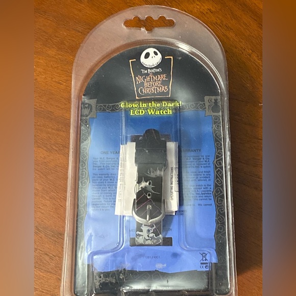 Vintage nightmare before Christmas, glow in the dark, LCD watch. Brand new! - Picture 4 of 4